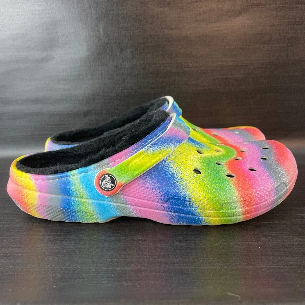 Crocs Classic Lined‎ Clogs Mens 11 Rainbow Tie Dye Black Fuzzy Fur Slip On Shoes
